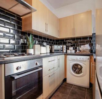 Sheffield Casa | Central Urban Retreat Oasis Free Parking 13ppl