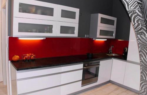 Wieden Apartamento | Central Vienna Apartment with unique 40m2 city garden & self check in