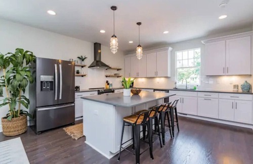 Historic Waverly Apartamento | Central Villa ✶5 min to Broadway✶ Walk to 12 South