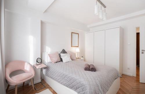 Muranow Apartamento | Central Warsaw Apartment - Great Location- Warsaw Stays - Old Town - Anielewicza