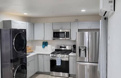Lynwood Apartamento | CENTRAL2EVERYTHING🔥 LITERALLY BRAND NEW HOUSE