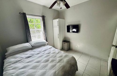 Belize City Casa | CentralCity "Haven" Private Home & Pool