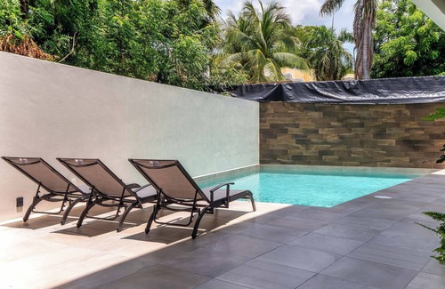 P Chahue Condominio | Centrally located ground level with pool - walk to everything in Huatulco!