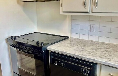 Summerside Casa | Centrally located, newly renovated 2 Bedroom, 1 bathroom