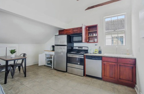 South 7th Ward Apartamento | Centrally located 1bed 1bath,walk to French Q, Bourbon St. & Jazz venues