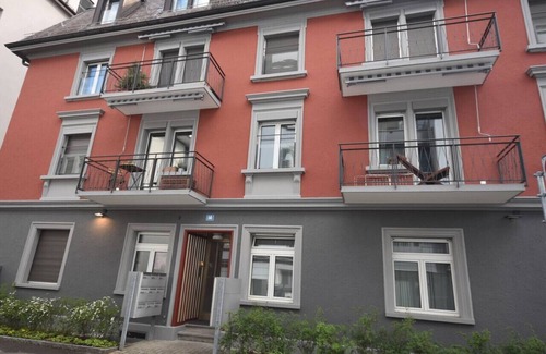 Center Apartamento | Centrally located 2BR (Color 23)