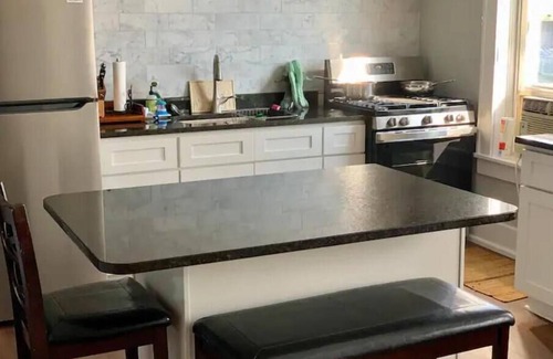 Morgantown Casa | Centrally Located 3 BR Suite with Stylish Upgrades