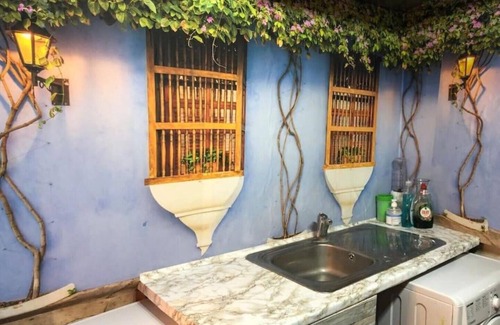 East Walworth Casa | Centrally located 4 bedroom house with garden free parking in Zone 1 London