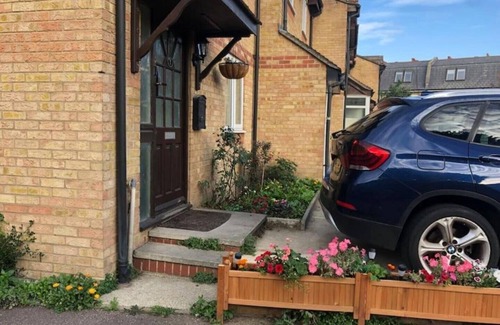 East Walworth Casa | Centrally located 4 bedroom house with garden free parking in Zone 1 London