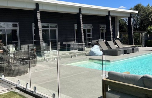 Leamington Casa | Centrally located accommodation and close to sporting events