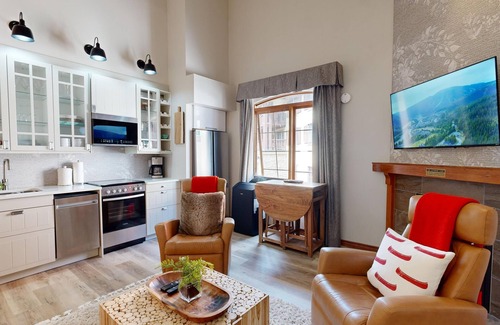 Sun Peaks Hotel | Centrally located, beautifully renovated one-bedroom!