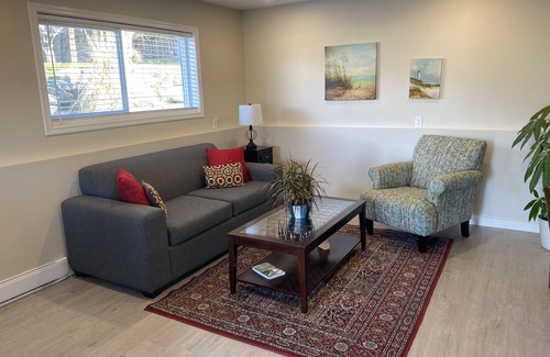 Powell River Apartamento | Centrally located one bedroom with ocean view