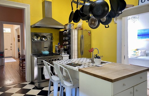 San Rafael Casa | Centrally located charming Victorian