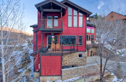 Downtown Park City Casa | Centrally Located, Close to Ski, Main Street, Free Resort Shuttle. Perfect for Sundance!