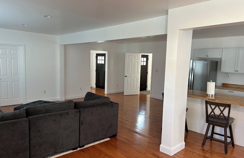 Danbury Casa | Centrally located,Close to Danbury Hospital and Wesconn Extended Stay