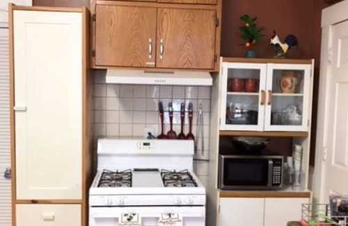 Davenport Apartamento | Centrally located, completely remodeled Full Apt unit
