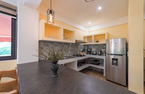 R Condominio | Centrally located condo with private plunge pool