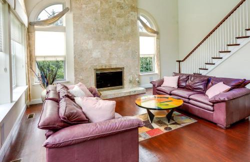 Mainland Casa | Centrally Located Family Home with Pool