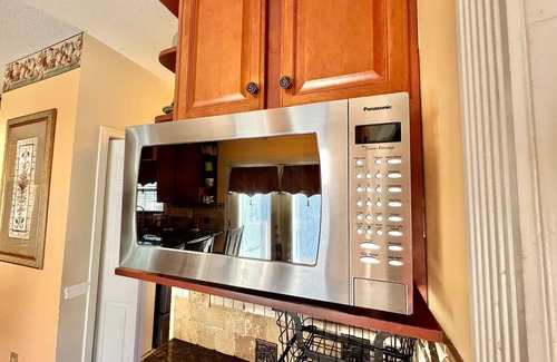 Greensboro Casa | Centrally Located Great for Traveling Professional