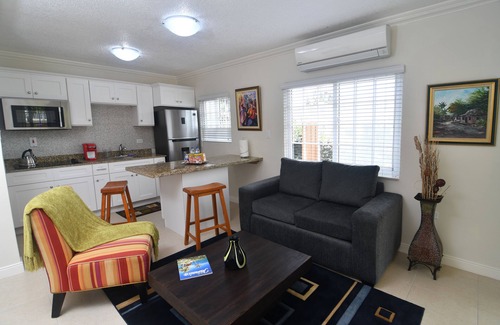 Molynes Gardens Apartamento | Centrally Located Guest Apartments III