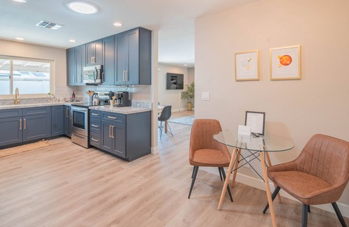 Paradise Valley Village Casa | Centrally Located Hike Dine & Shop w/ Pool Table, Heated Pool, Office, Firepit