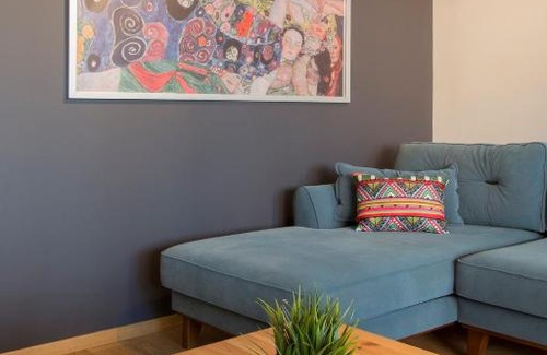 Cihangir Apartamento | Centrally Located Huge Apartment In Cihangir