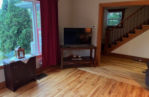 Bridgewater Casa | Centrally located in Bridgewater 3 bedroom Century home!