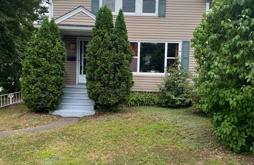 Bridgewater Casa | Centrally located in Bridgewater 3 bedroom Century home!
