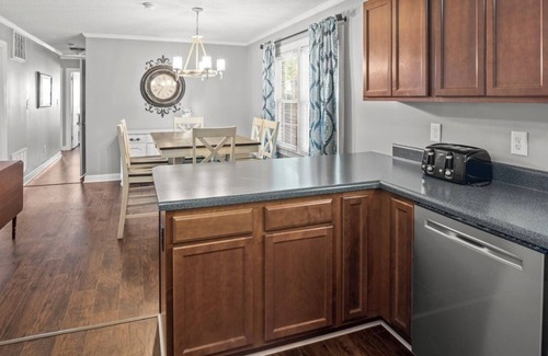 Greenville Casa | Centrally Located in Greenville! Many upgrades!