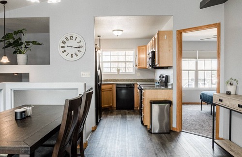 Rapid City Casa | Centrally located in the beautiful Black Hills - 5 min from downtown Rapid City.