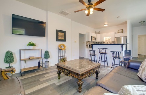Uptown Cabaña | Centrally Located Memphis House: 2 Mi to Beale St!