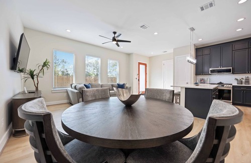 North Houston Casa | Centrally located-New Construction-Luxury Houston Home