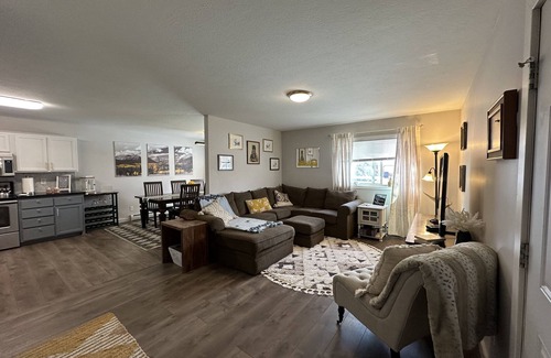 Bozeman Casa | Centrally located and newly renovated 3 bed townhome.