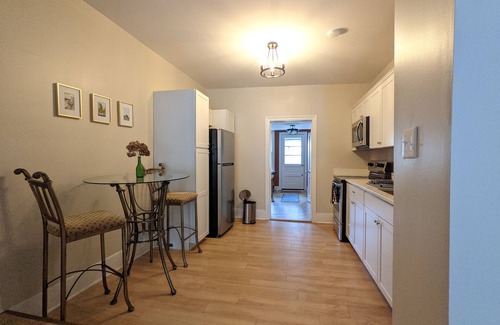 Harrisburg - Hershey Casa | Historic Midtown ~ Walkable ~ Spacious ~ Off-Street Parking Spot