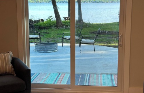 Beulah Casa | Centrally located on the lake to so many adventures. Boats and pets welcome!