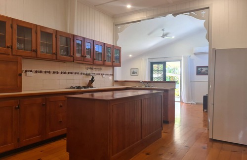 Walkervale Casa | Centrally located, pet friendly with a pool.