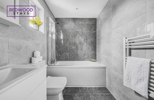 Rushmoor District Apartamento | Centrally Located Serviced Apartments in Aldershot Town Centre, Free WiFi By Redwood Stays