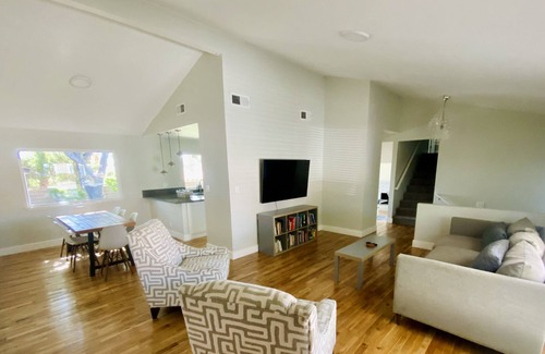 Chinatown Casa | Centrally located to everything! 5-7 min to Strip!
