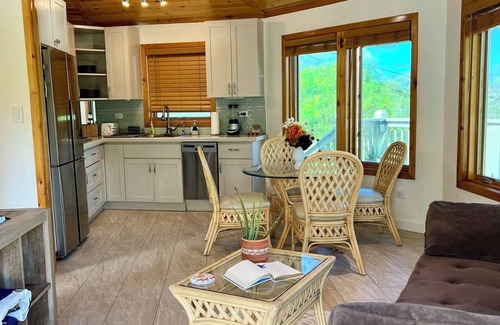 Green Cay Plantation Cabaña | Centrally located to everything!