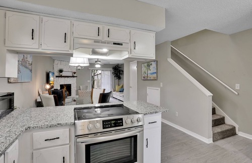 Arlington Casa | Centrally located, Cozy Family Friendly Home.