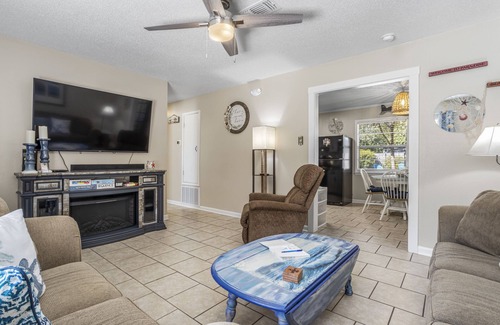 Ocean Springs Casa | Centrally Located Cute Pet friendly 3b/2b in Golf Cart district of Ocean Springs
