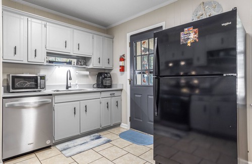 Ocean Springs Casa | Centrally Located Cute Pet friendly 3b/2b in Golf Cart district of Ocean Springs