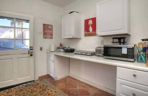 Oak Park Apartamento | Location-Central Retreat with A/C