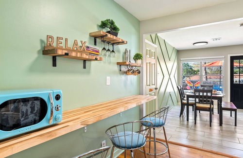 Shearer Hills - Ridgeview Casa | Centrally Located with Private pool, King Beds, Gameroom, and Outdoor Play.