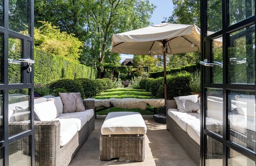Ealing Casa | Centrally located West London luxury town house with landscaped gardens