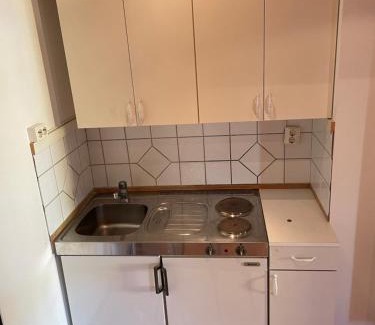 Eskilstuna Casa | Centralt boende, pool, nära till natur & våtmark