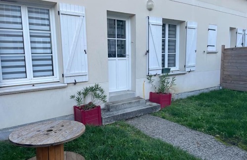 Pierrefonds Apartamento | centre Pierrefonds superbe appartement + parking