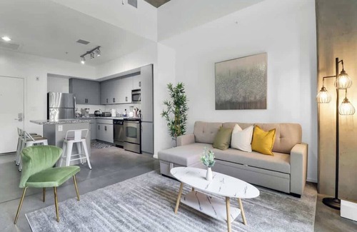 Evans Churchill Apartamento | Centric 1BR In HEART of DTPHX Free Garage Parking