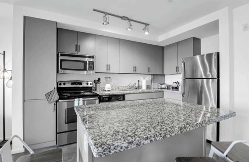 Evans Churchill Apartamento | Centric 1BR In HEART of DTPHX Free Garage Parking