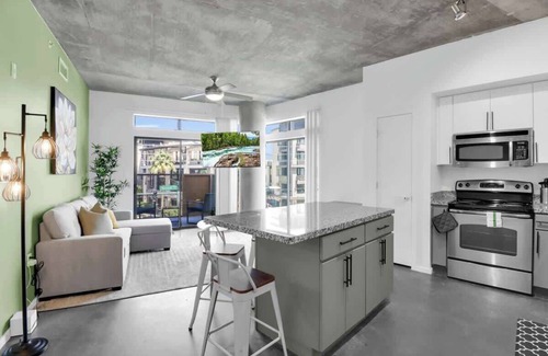Evans Churchill Apartamento | Centric 3BR In HEART of DTPHX Pool+Free Parking